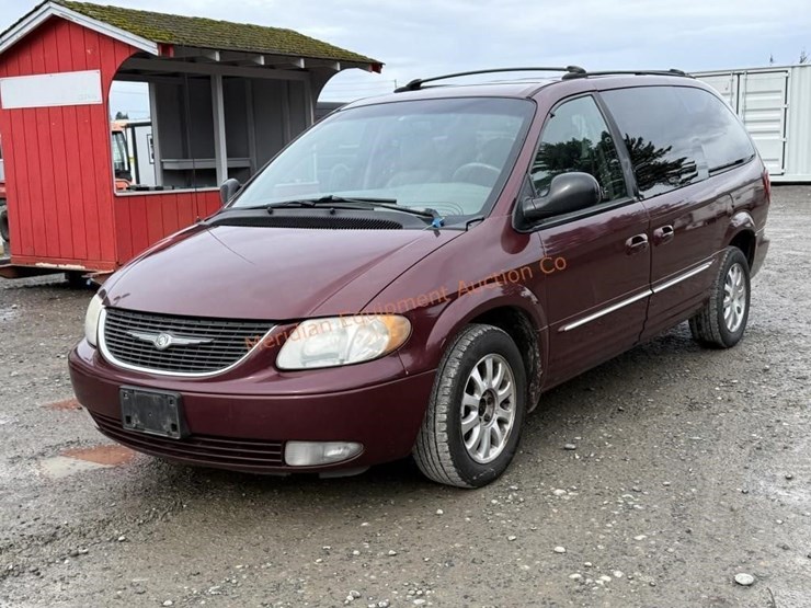 2002-chrysler-town-&-country-image-1