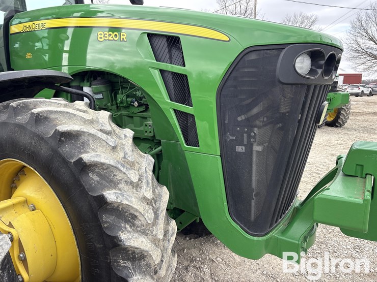 john-deere-8320r-image-14