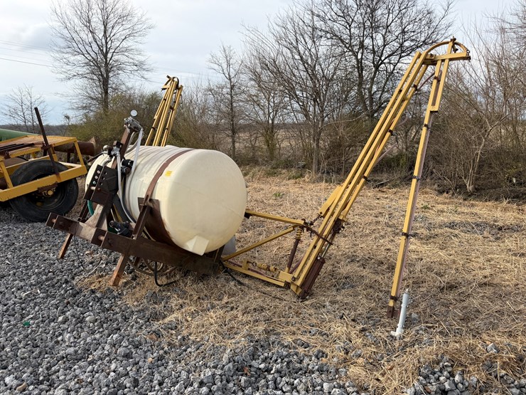#41046-•-42'-250-gallon-3pt-sprayer-image-1