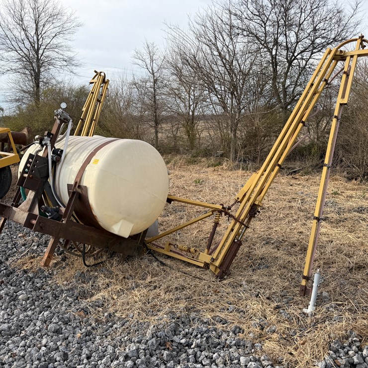 #41046 • 42' 250 Gallon 3pt Sprayer