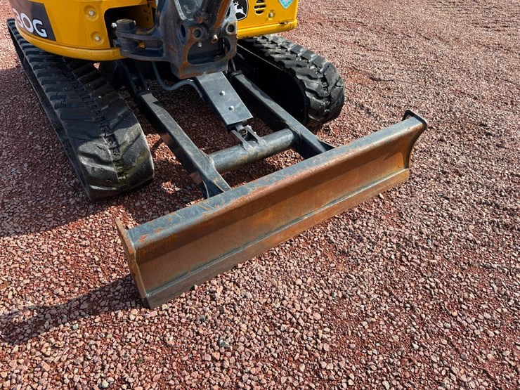 2021-deere-30g-image-28