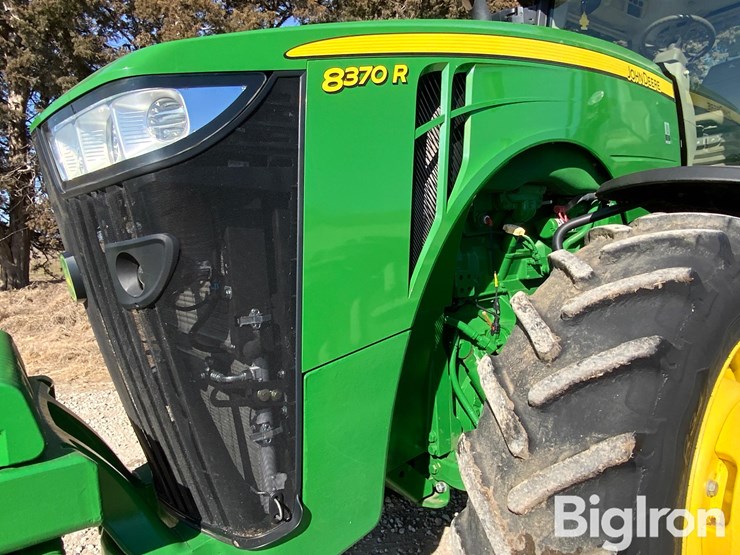 2018-john-deere-8370r-image-17