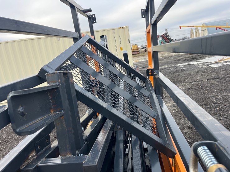 #5025-•-new-land-honor-10-ft-squeeze-chute-image-6