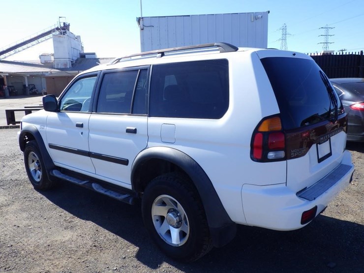 2003-mitsubishi-montero-image-4