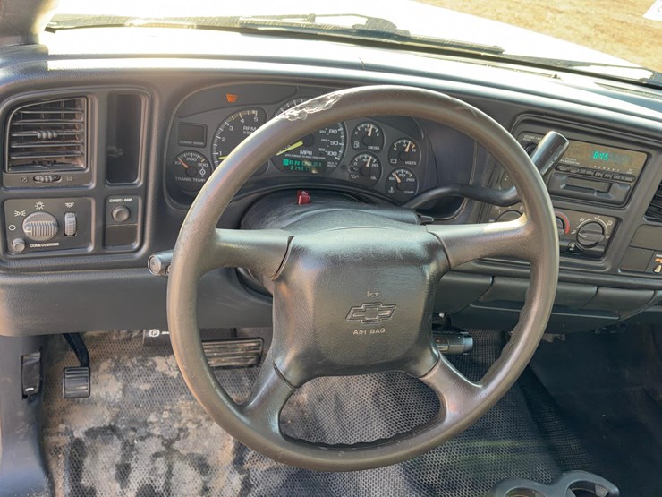 2001-chevrolet-c3500-image-22