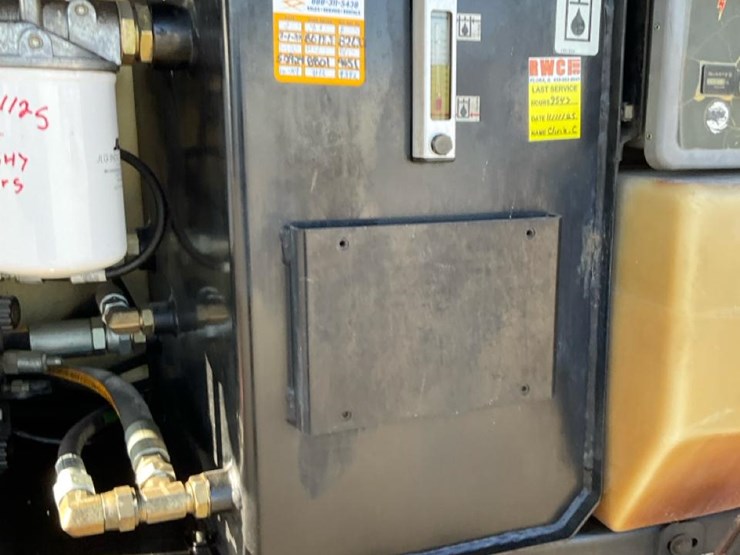 2004-jlg-600s-image-31