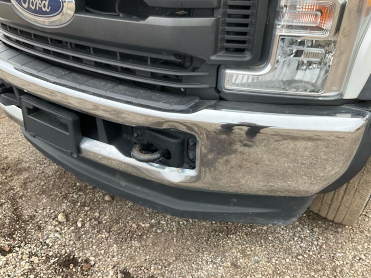 2019-ford-f550-xl-image-13