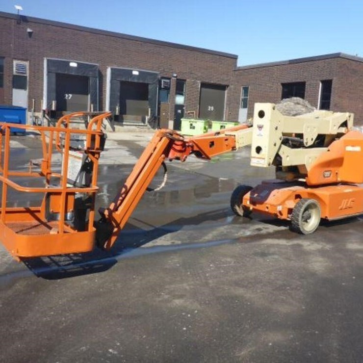 2008 JLG E400AJPN