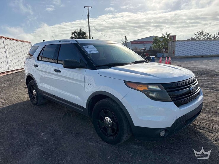 2016-ford-explorer-image-25