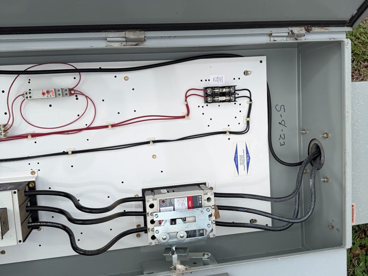 #41001-•-nema-3-phase-electric-motor-w/pole-,-meter-loop-&-breaker-panel-image-6