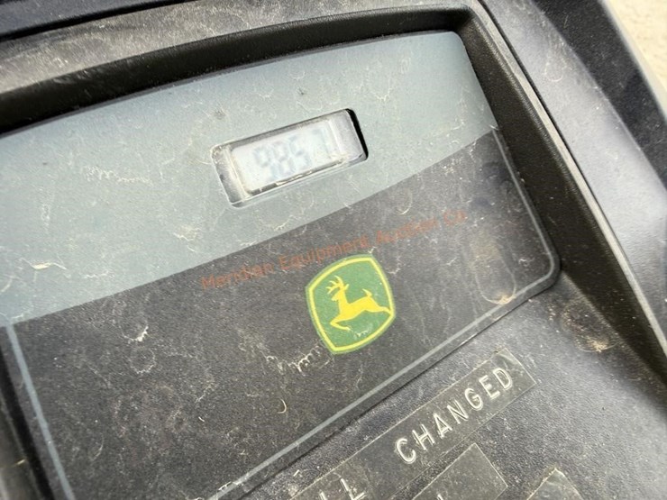 john-deere-x300-image-11