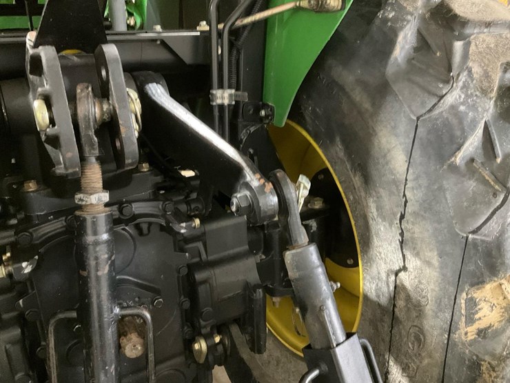 2010-john-deere-3520-image-39