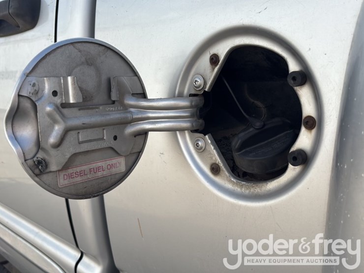 2004-dodge-ram-3500-image-37