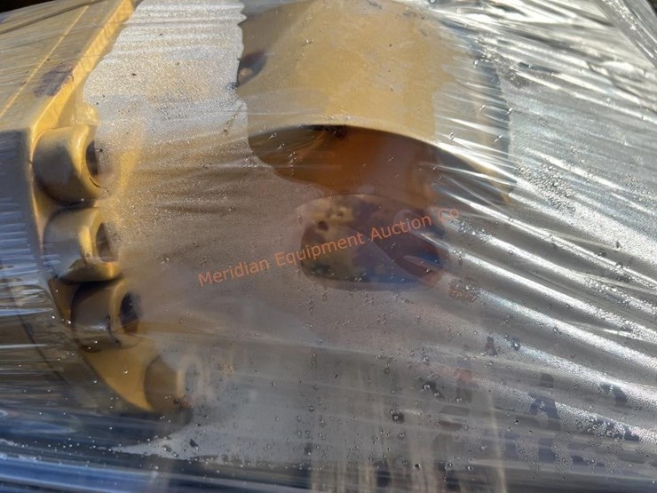 caterpillar-320-image-2