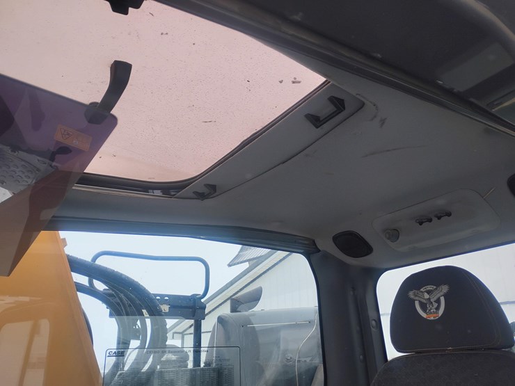2018-case-cx145dsr-image-11