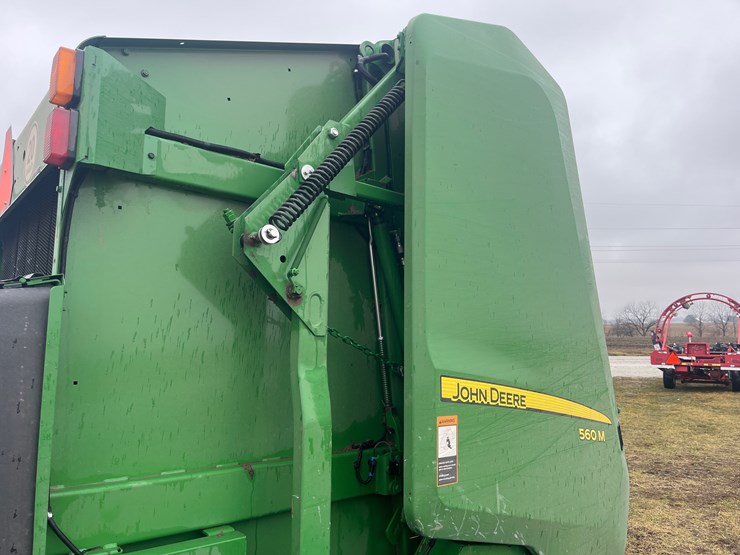 john-deere-560m-image-23