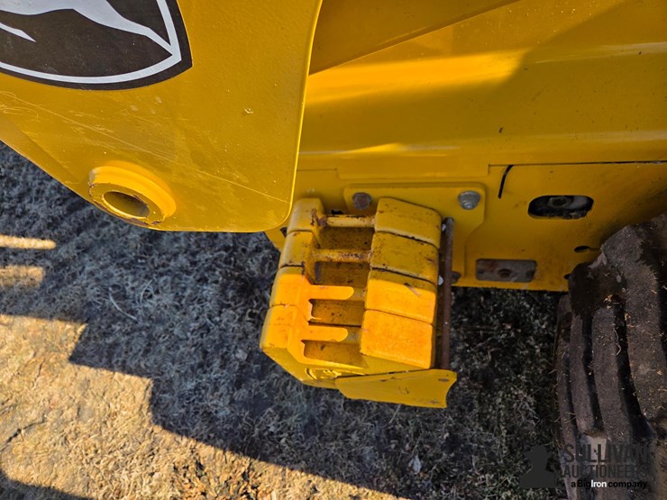 john-deere-325-image-17