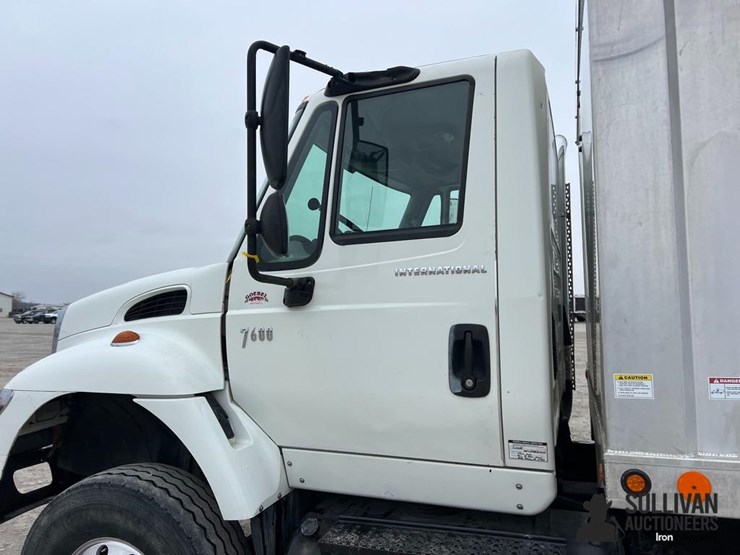 2006-international-7600-image-12