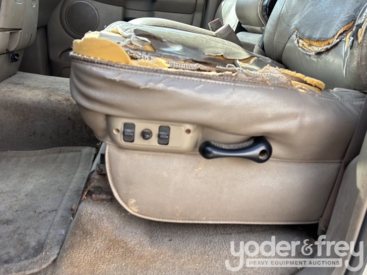 2004-dodge-ram-3500-image-44