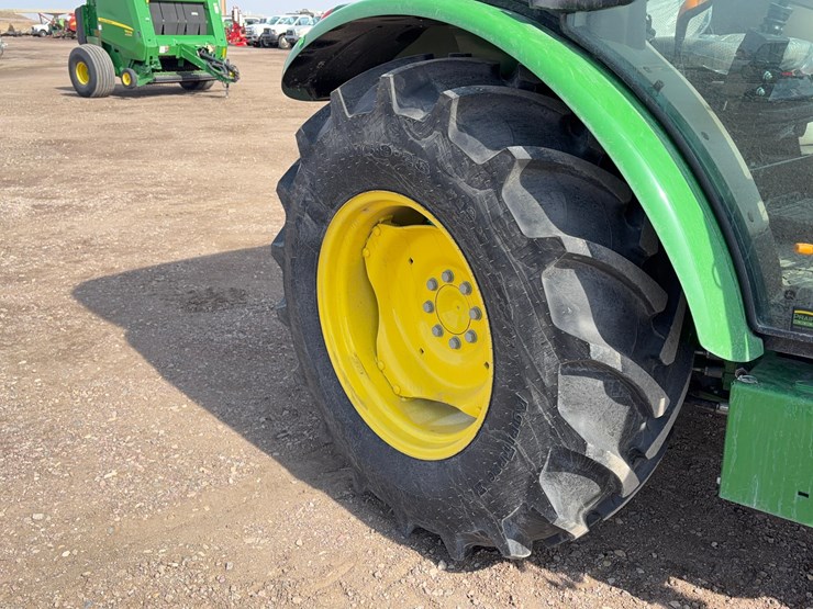 2023-john-deere-5060e-image-17