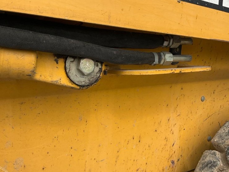 2004-john-deere-320-image-51