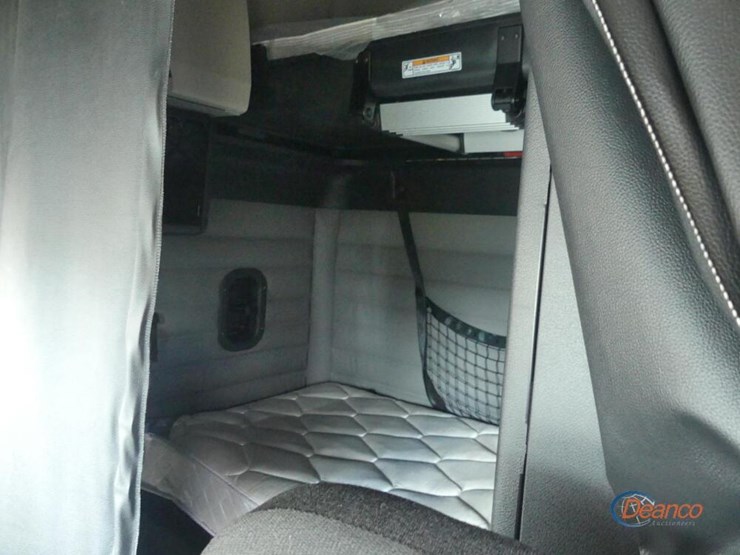 2025-freightliner-cascadia-116-image-15