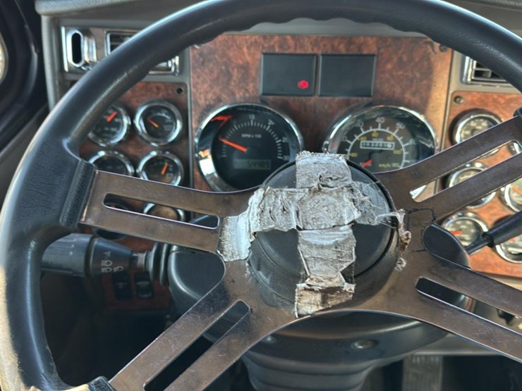 2005-kenworth-t800-image-56