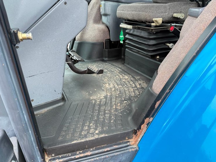 new-holland-8770-image-46