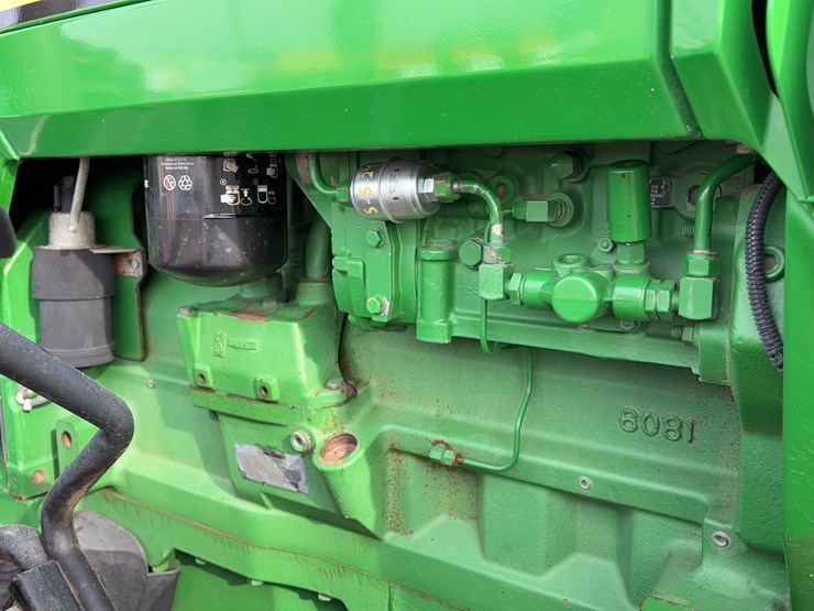 john-deere-8110-image-25