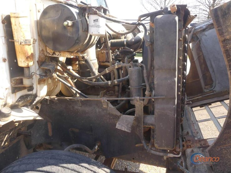 1984-international-s2200-image-9