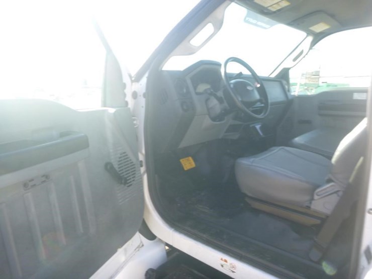 2012-ford-f650-image-8