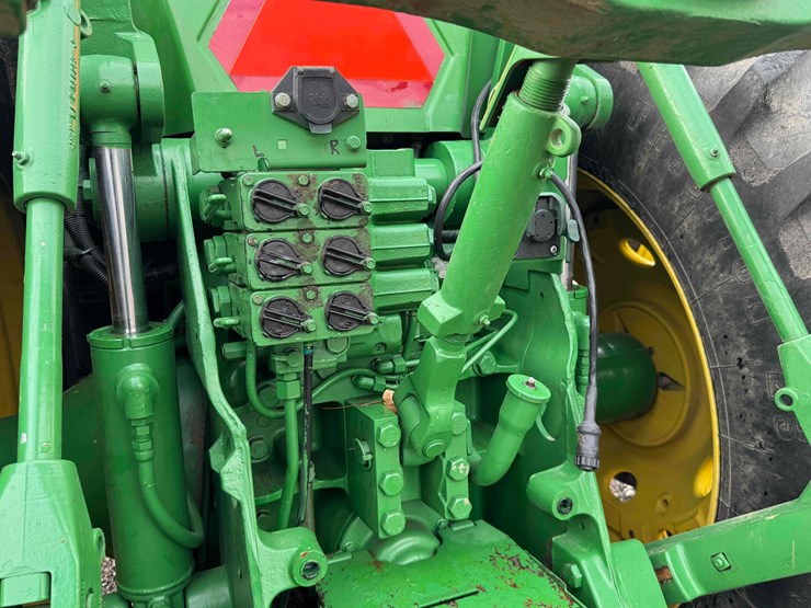 1995-john-deere-8200-image-3