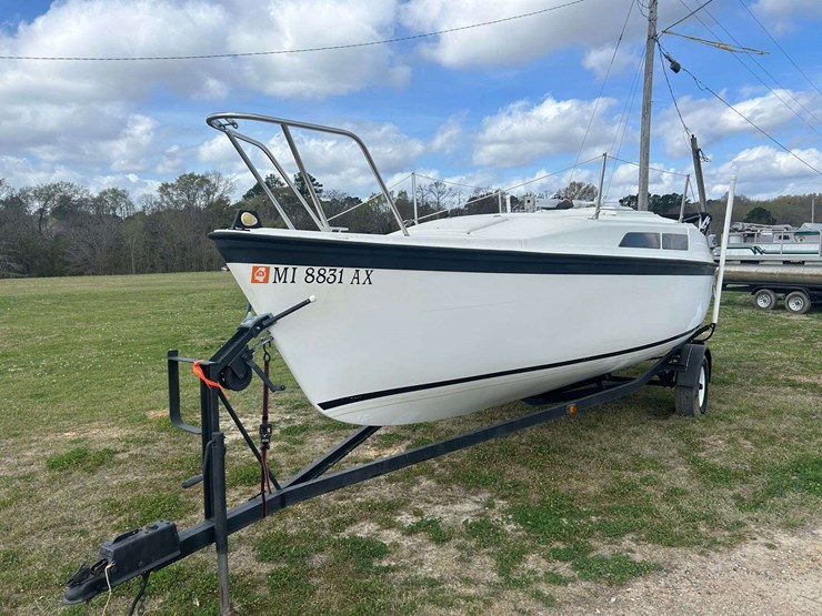 macgregor-25'-sailboat-image-4