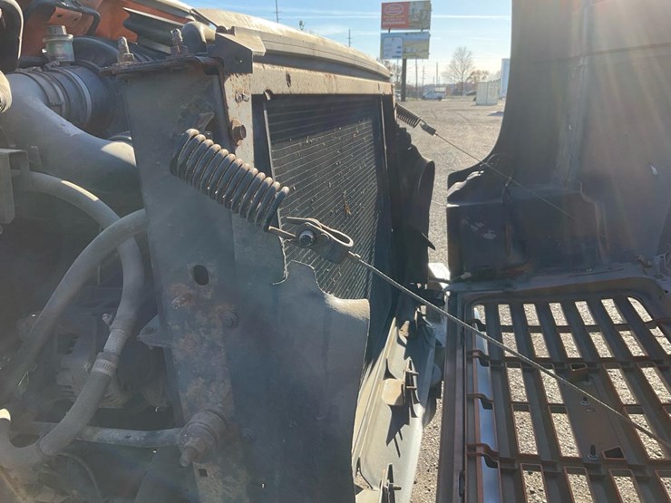 2004-gmc-topkick-image-71