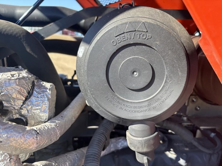 2017-kubota-l4760d-image-45