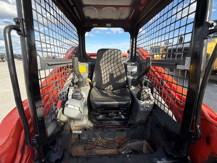 kubota-svl75-2-image-9