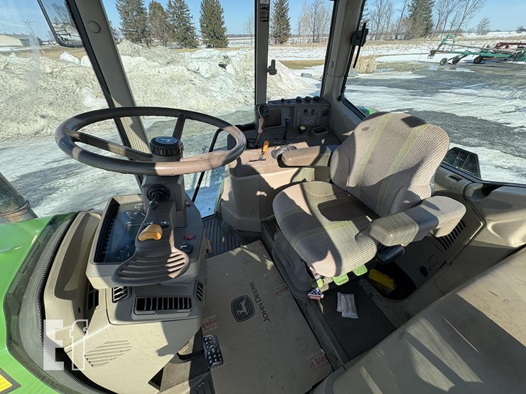 2011-john-deere-7130-image-19