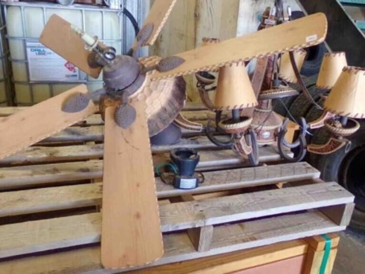 western-décor-ceiling-lights,-4'-wooden-fan-image-3