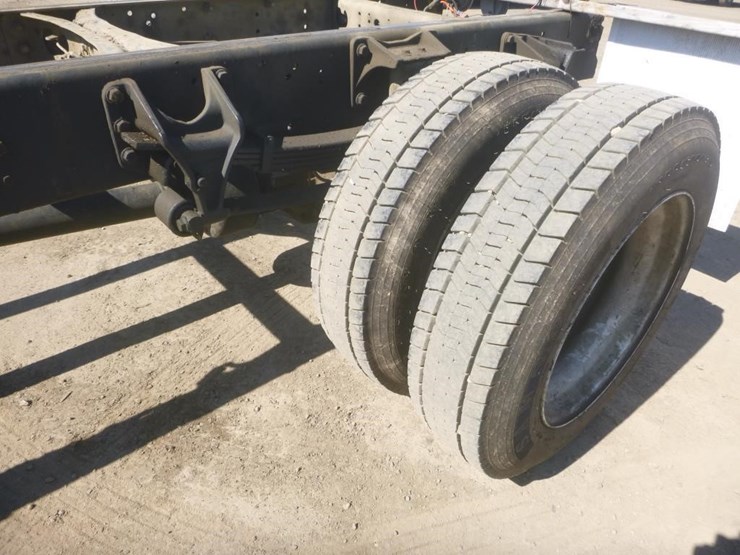 2015-ford-f650-image-16