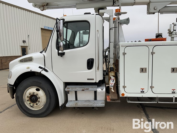 2010-freightliner-m2-106-s/a-bucket-truck-image-11