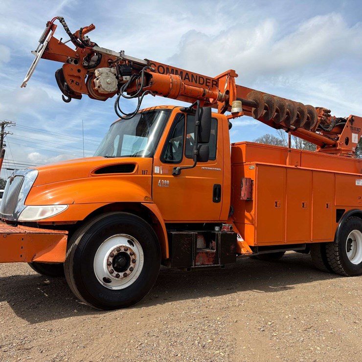 2004 INTERNATIONAL DURASTAR 4300