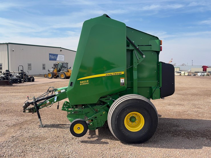 2021-john-deere-560r-image-6