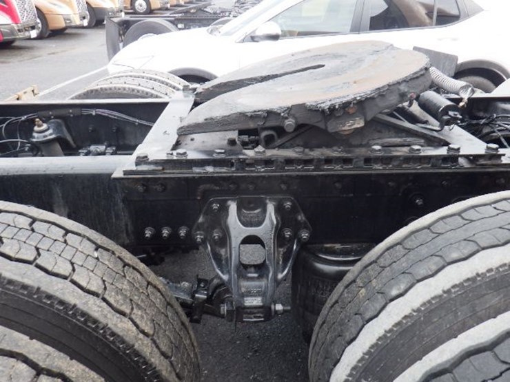 2022-kenworth-t680-image-5