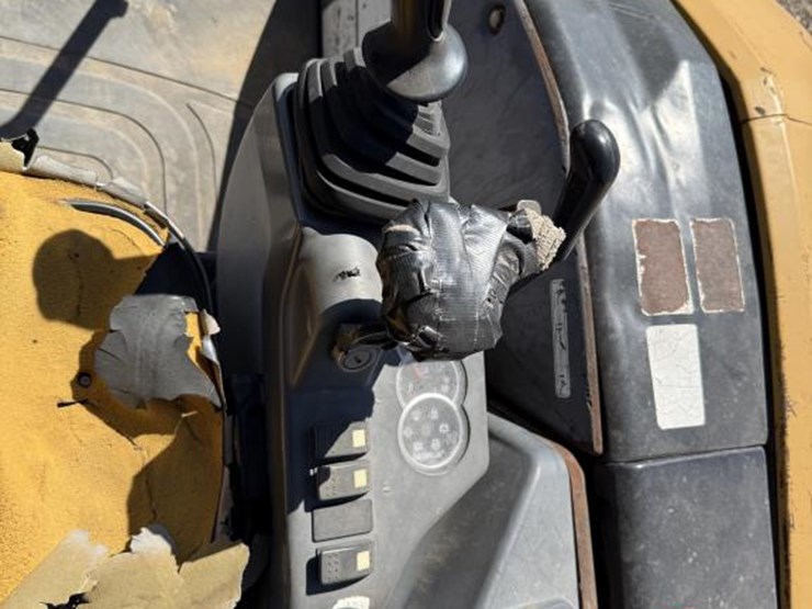 caterpillar-304c-cr-image-14