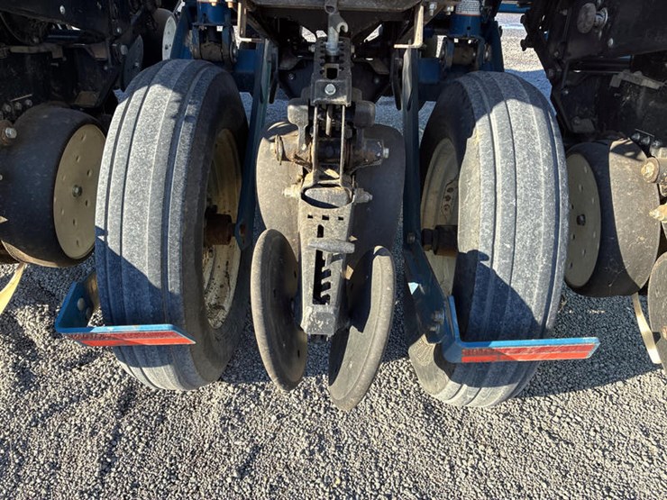 2009-kinze-3000-image-40