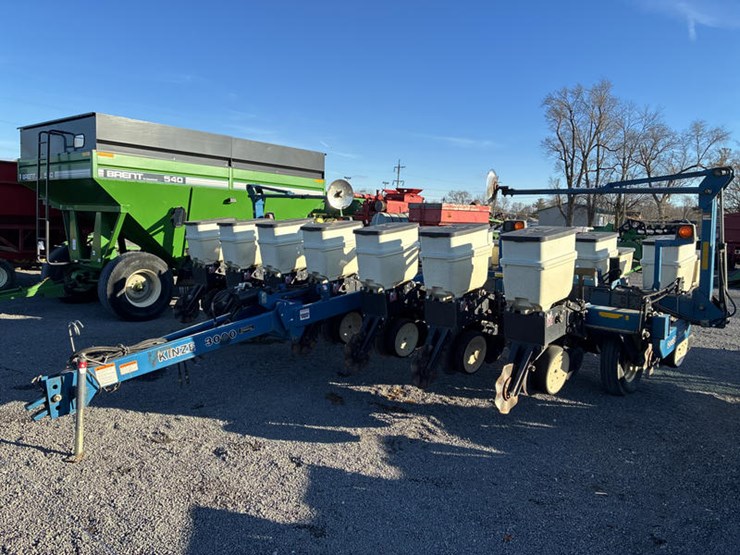 2009-kinze-3000-image-1