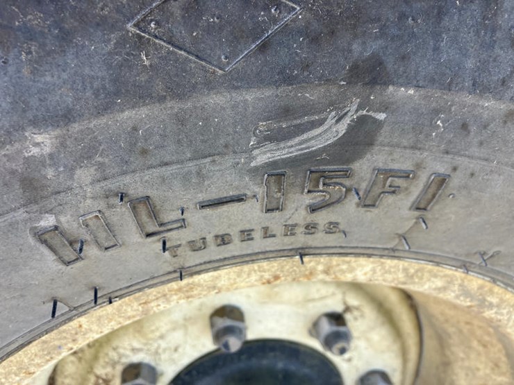 new-holland-st250-image-10