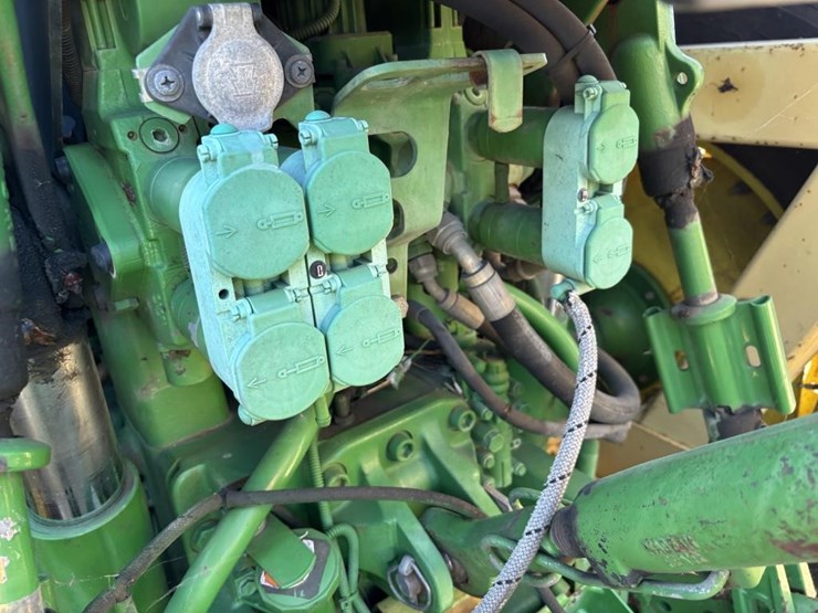 john-deere-7220-image-25