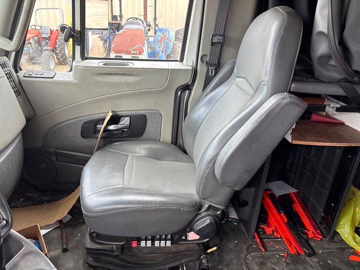 2011-international-prostar-image-23