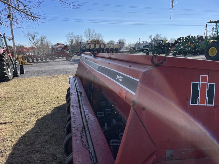 case-ih-5100-image-5